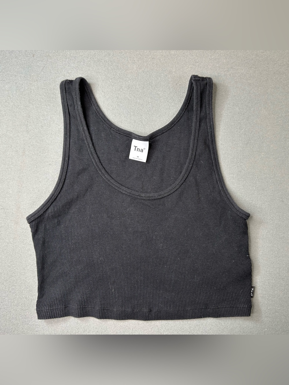 TNA  Aritzia Black Ribbed Scoop Tank Size Medium‎